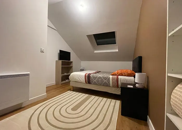 De 4 - Ancenis A11 - Logis Du Château Rouge * Mésanger